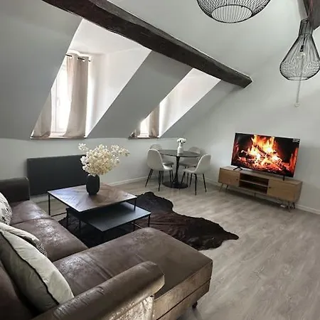 Apartment Premium House En Hypercentre - Parking Inclus Et A 7 Mins Rer A Saint-Germain-en-Laye