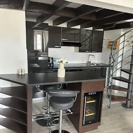 Premium House En Hypercentre - Parking Inclus Et A 7 Mins Rer A Apartment Saint-Germain-en-Laye